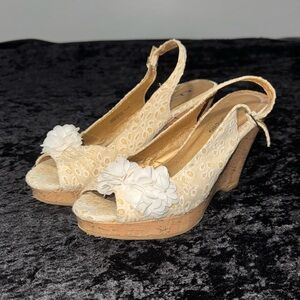 CL by Laundry Lace Floral and Cork Wedge Sandals Women’s Size 8.5